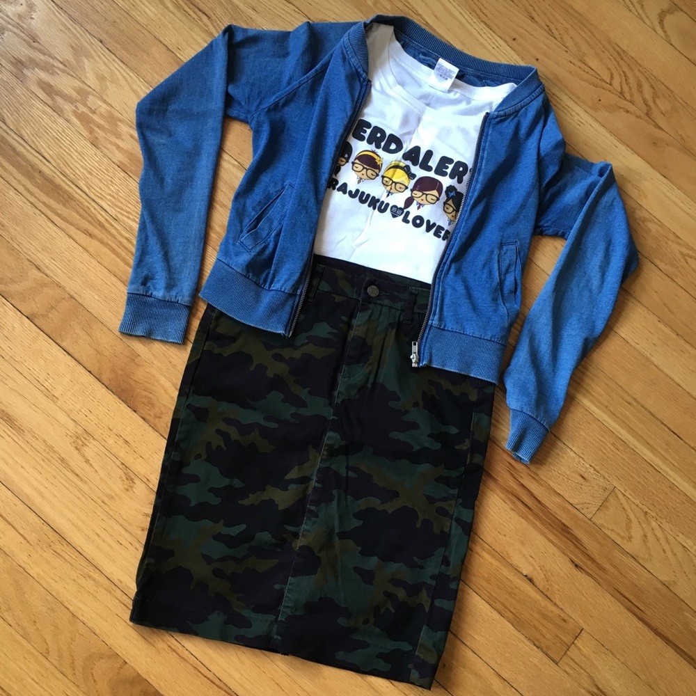 UNIQLO 🇯🇵 Camo Pencil Skirt